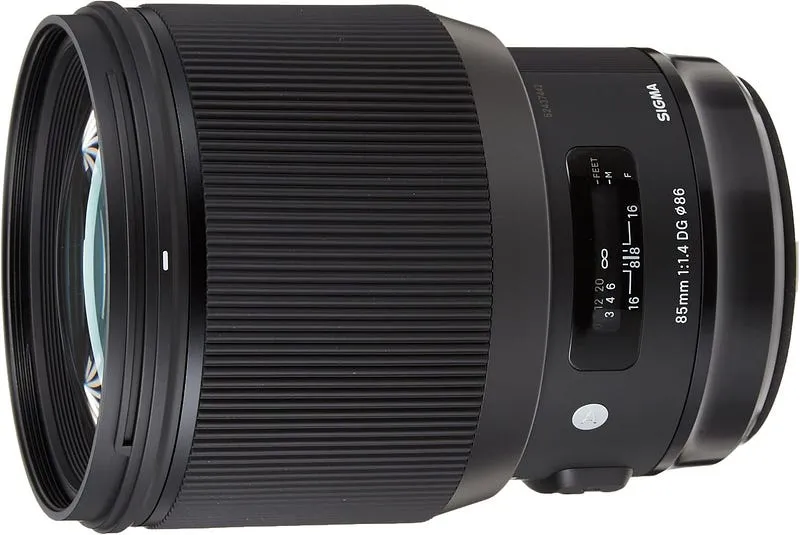 7 Best lens for bokeh canon: (Guide & Reviews)