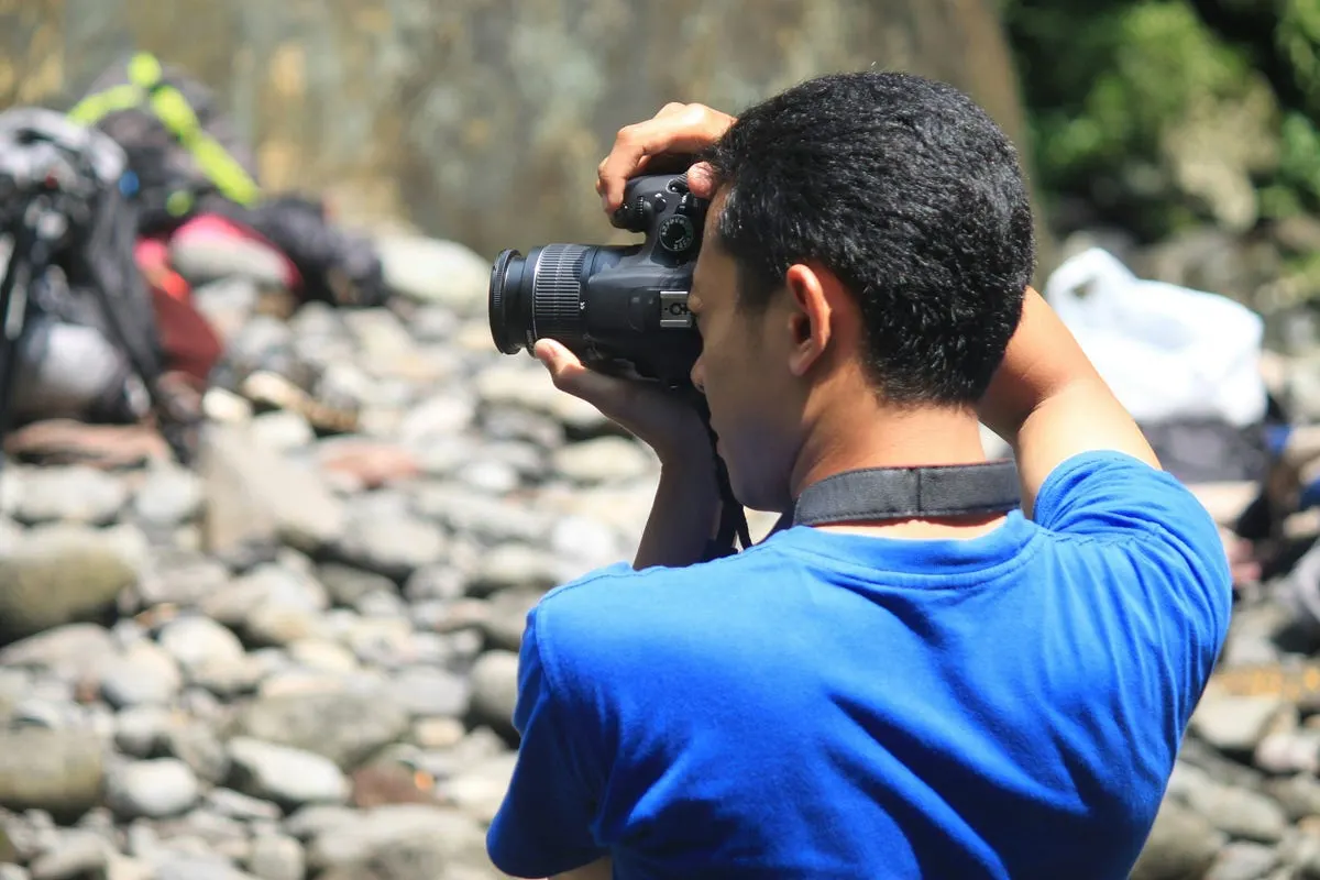 Best Affordable Compact Camera for Travel in 2026 (Under $500)