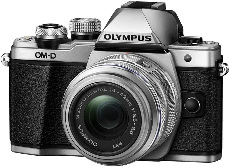 Best Mirrorless Camera Under $500-$900: (Guide & Reviews)