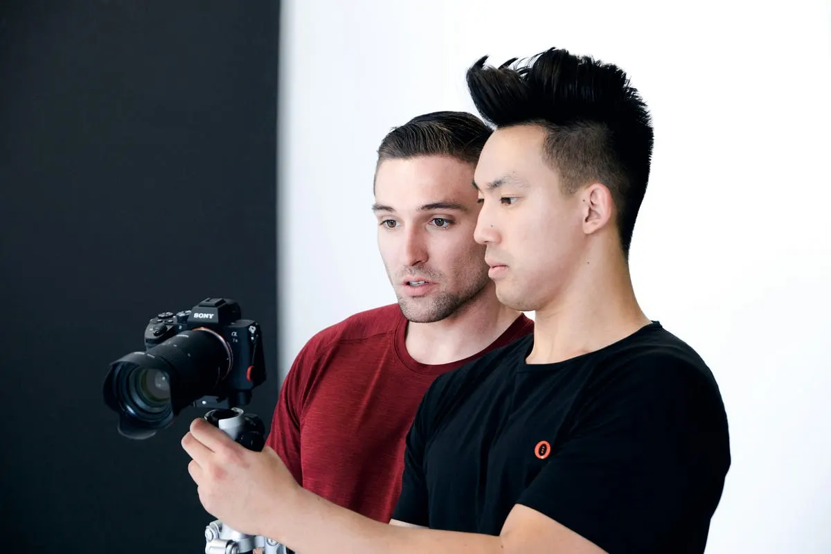 Best Mirrorless Cameras Under $2000