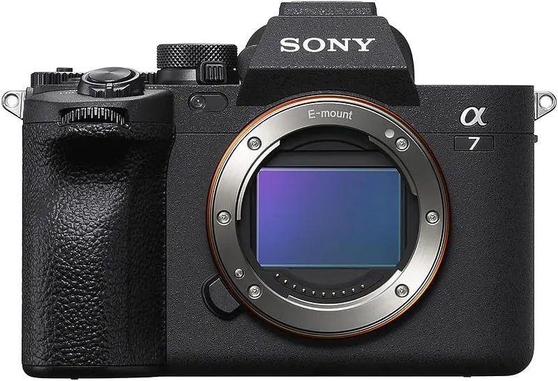 Best Travel Lenses for Sony a7 IV